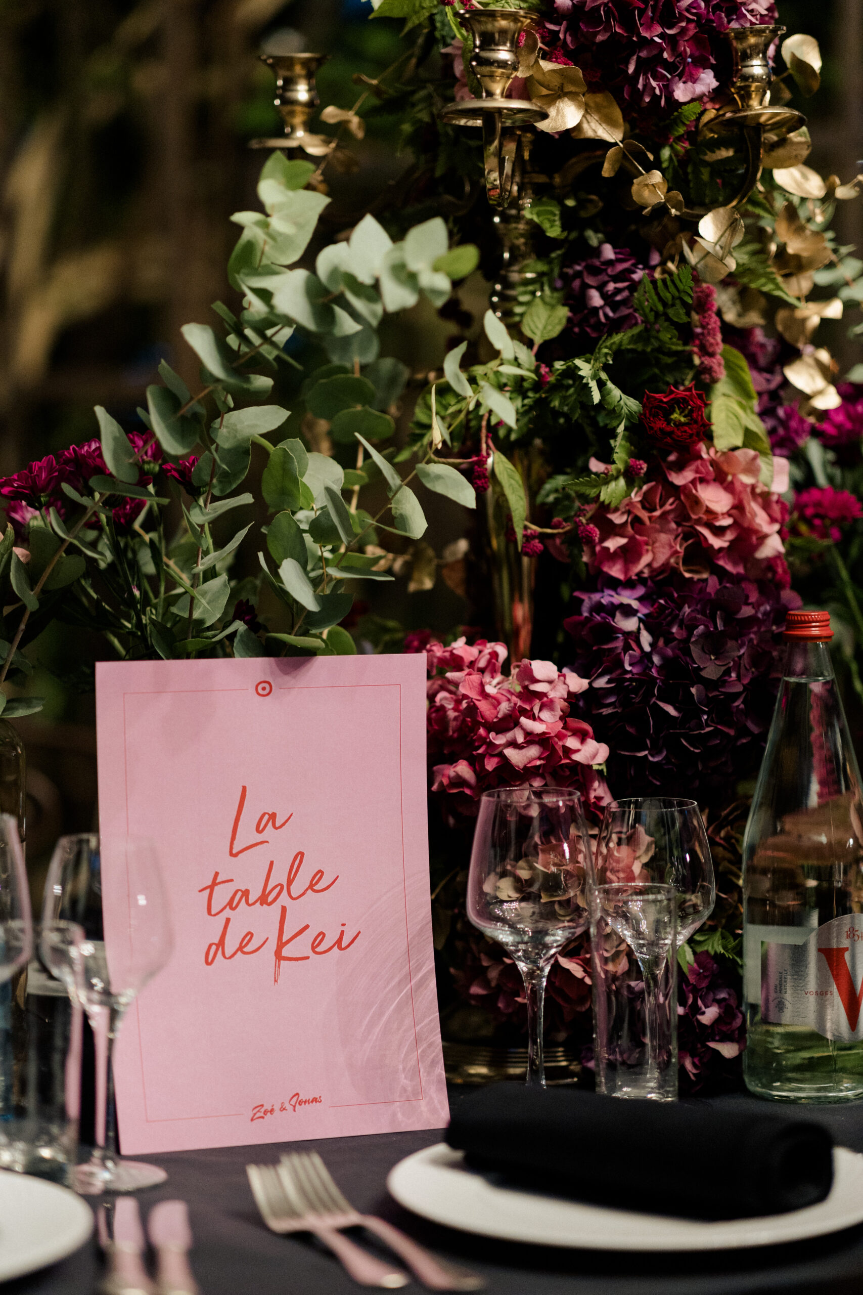 Organisation de mariages élégants, modernes et haut de gamme. Une approche sur-mesure, pensée comme une véritable édition personnalisée.